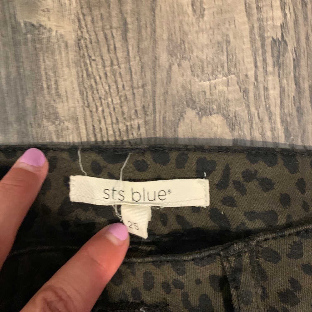 Dark green cheetah high waisted skinny jeans
